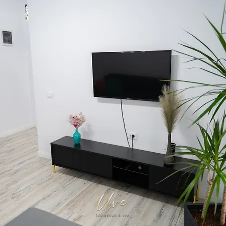 Uve & Apartment *
